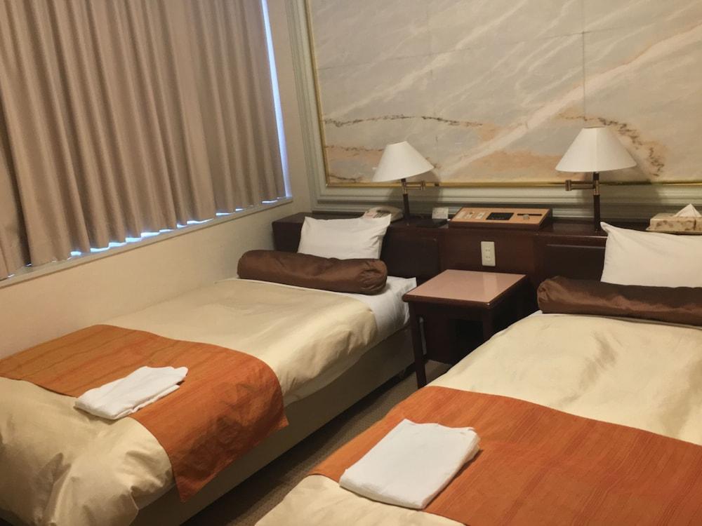 Sunny Hotel 2*