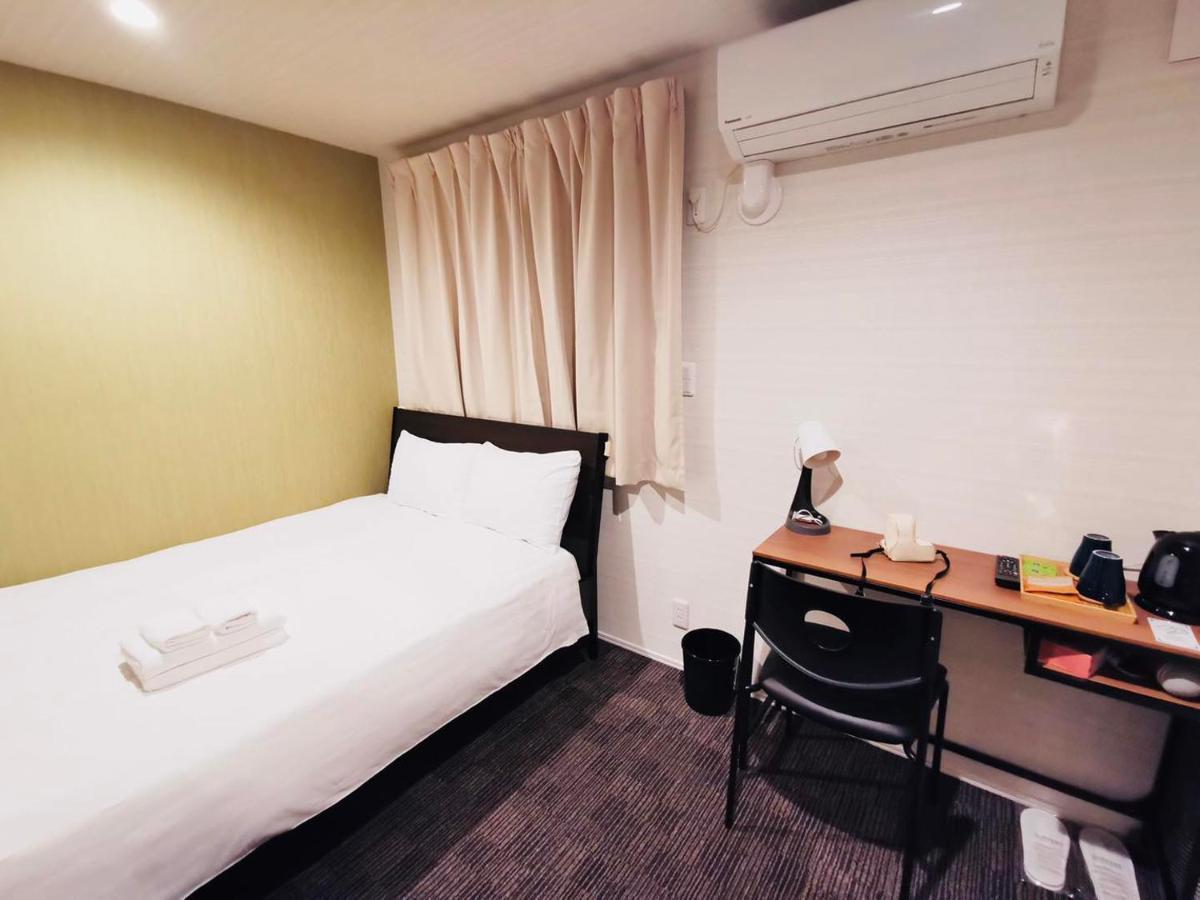 Glou Higashi Shinjuku Hotel 2*