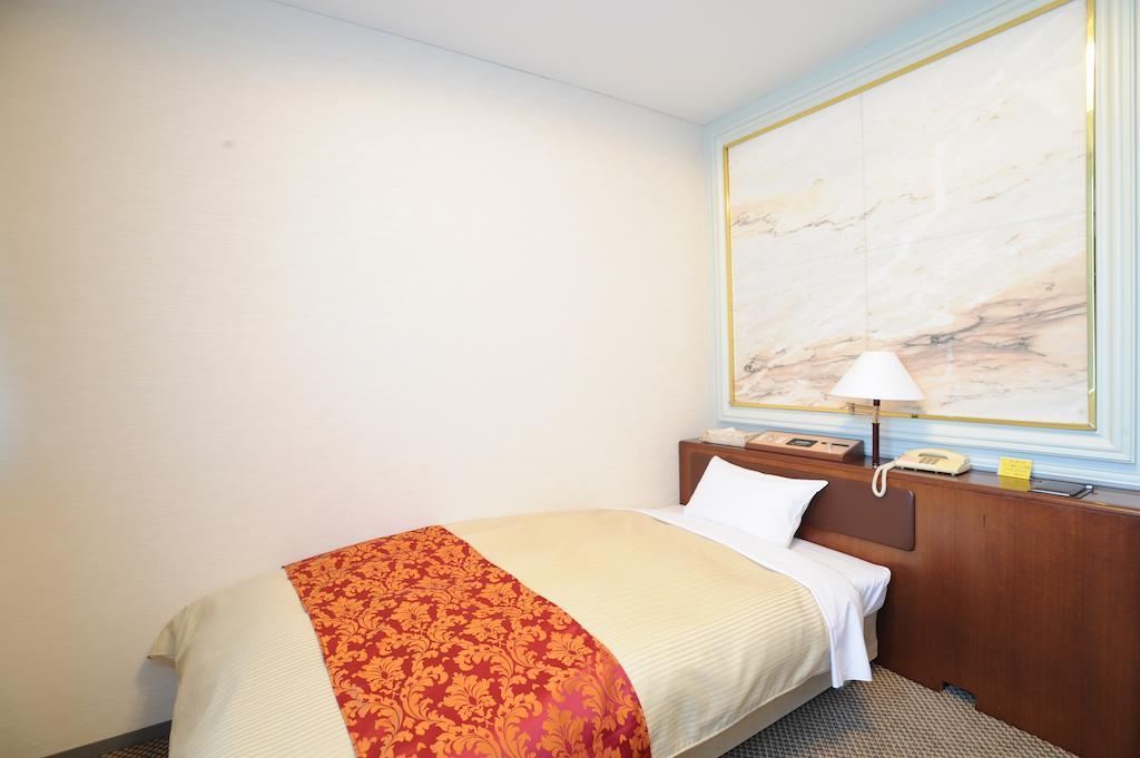Sunny Hotel
