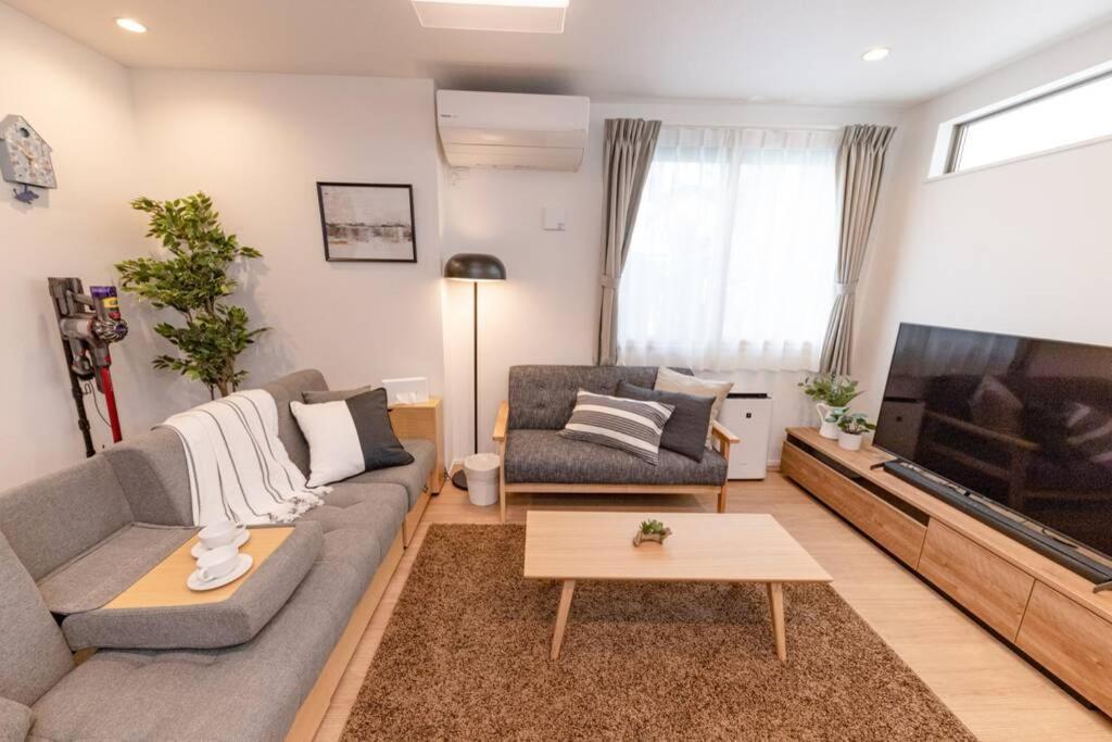 Sky Tree House Apartment