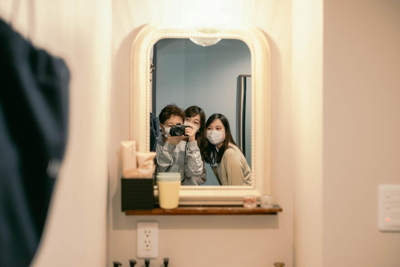 Hotel 7 & Cafe