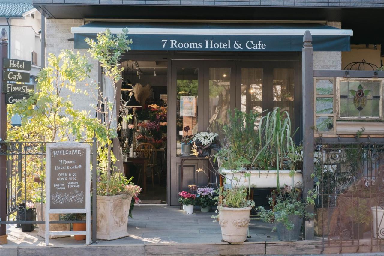 Hotel 7 & Cafe