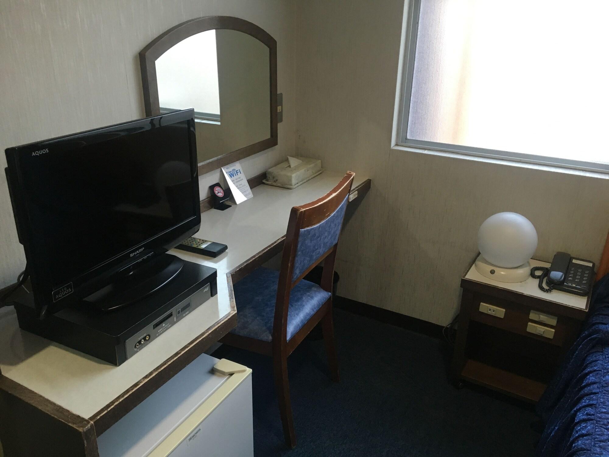 Business Hotel *