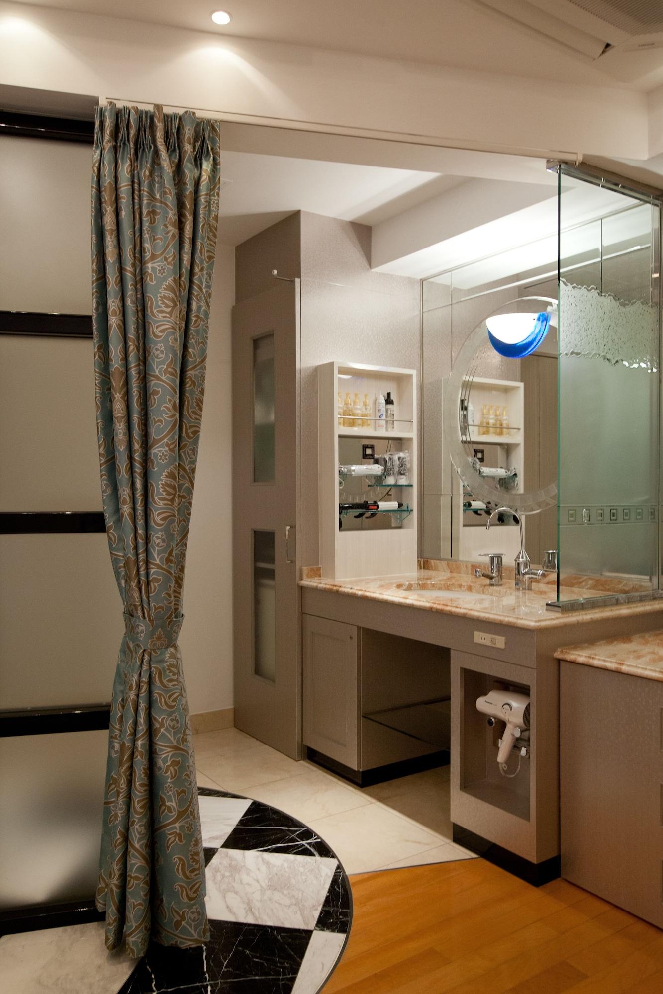 Hotel & Spa J-Mex Shinjuku Kabukicho (Adults Only) 3*