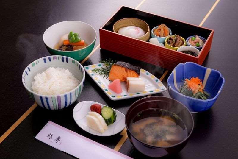Marunouchi 5*