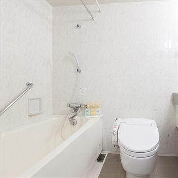 Tokyu Shibuya Shin-minamiguchi 3*