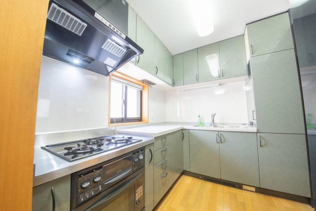 La3 新宿三階建て一軒家（屋内エレベーター付き) Villa *