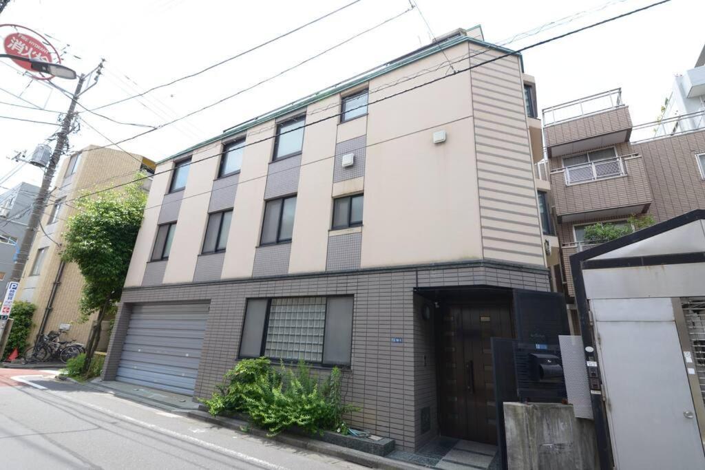 La3 新宿三階建て一軒家（屋内エレベーター付き) Villa *