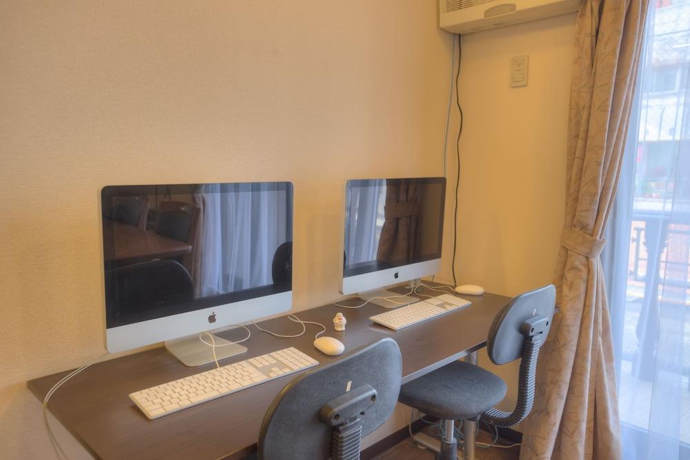 Palace Japan Hostel Tokyo