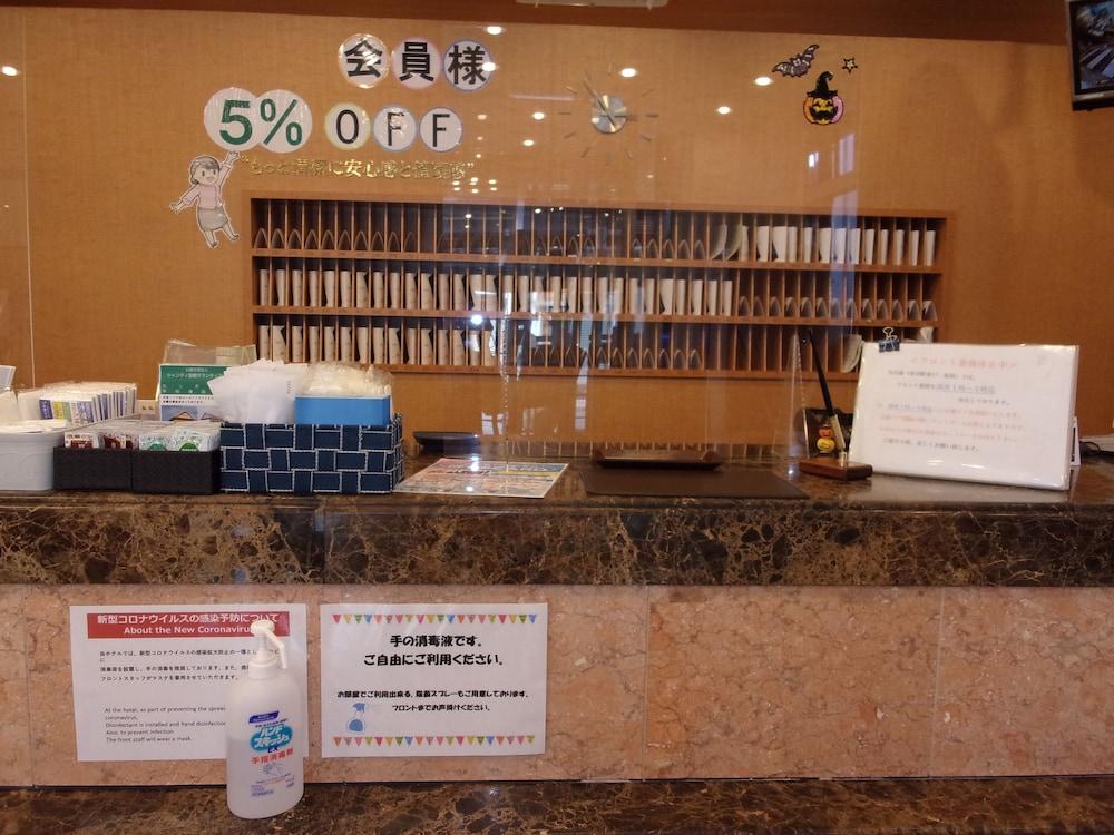 Hotel Toyoko Akabane-eki Higashi-guchi Ichiban-gai 3*