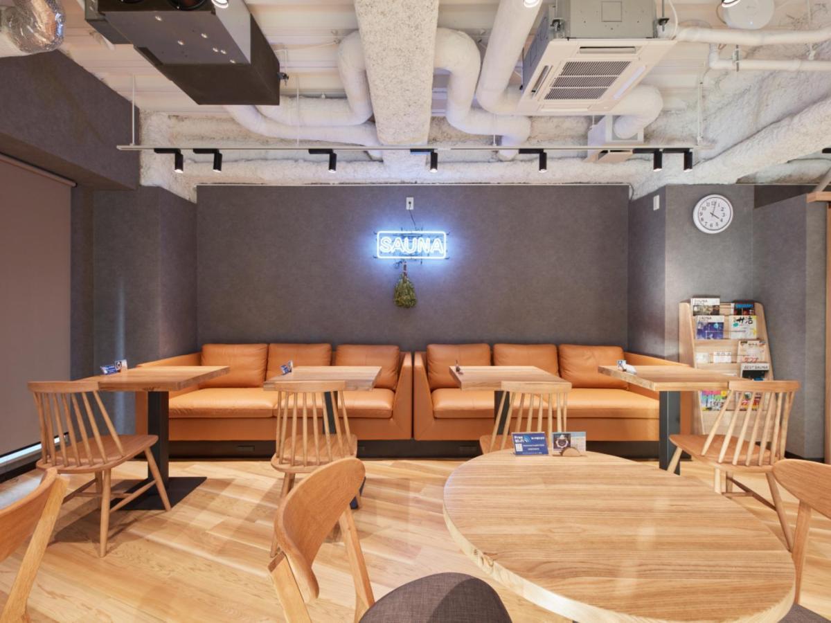 Rembrandt & Shimbashi - Caters To Men Capsule hotel 2*
