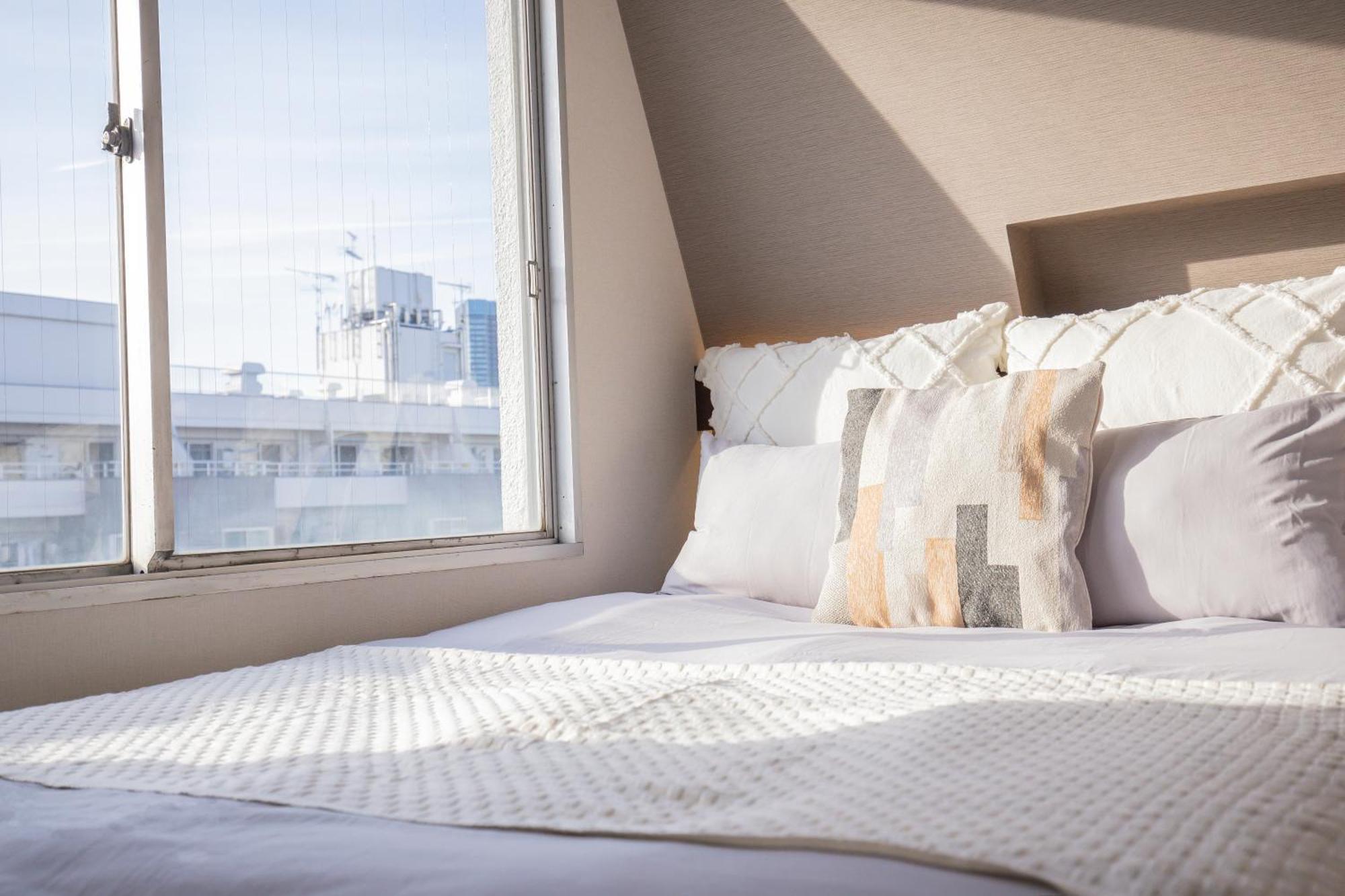 1min Walk To Higashi Shinjuku Sta 8ppl Shinjuku Gyoen丶 National Garden丶 Kabukicho丶 Shinjuku Station丶 Golden Gai丶 Metropolitan Government Building Yyoqb Apartment