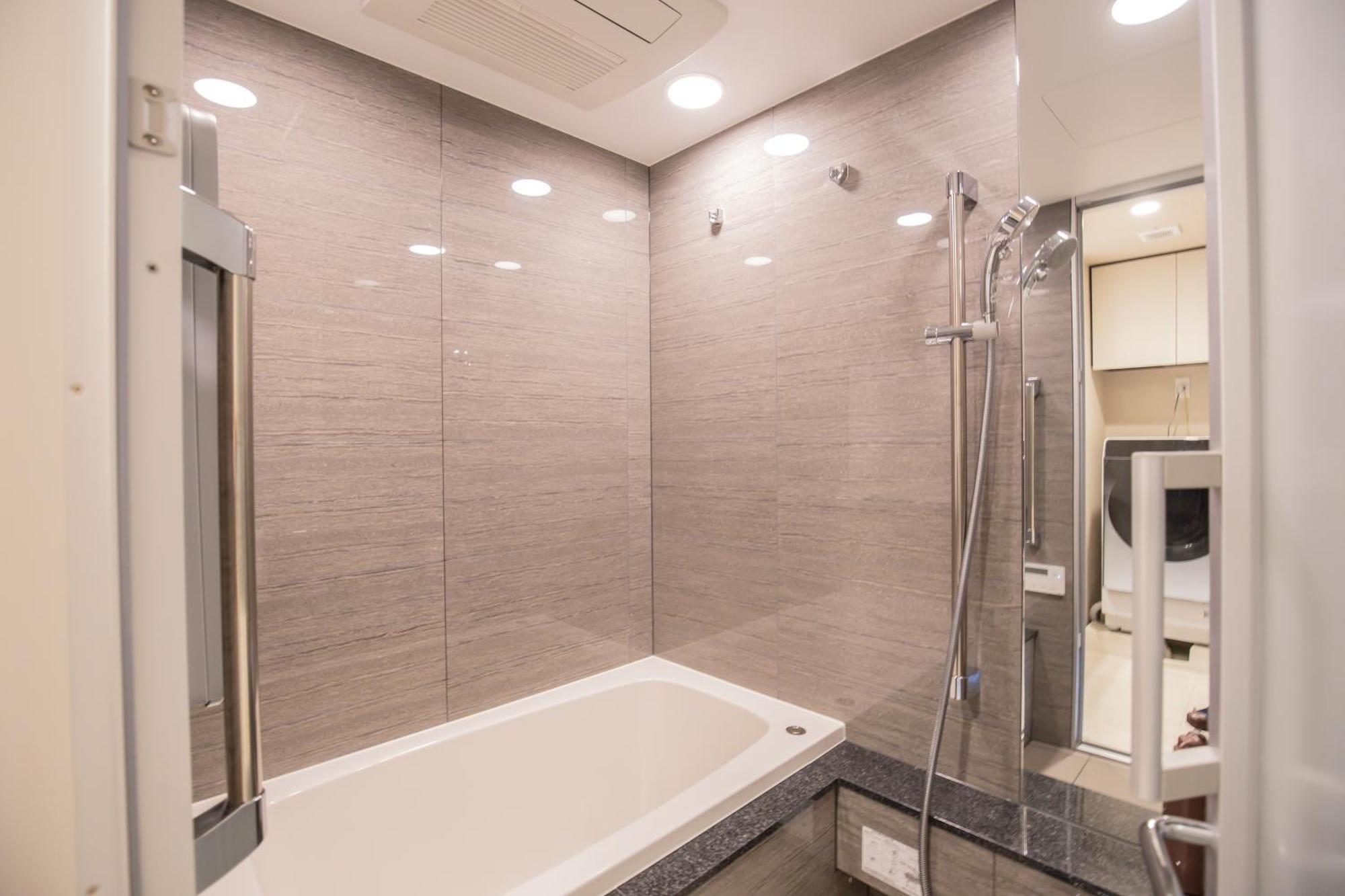 Bay Port Area, High-rise Luxury With View, 2 Minutes To Takeshiba Station * Tokyo
