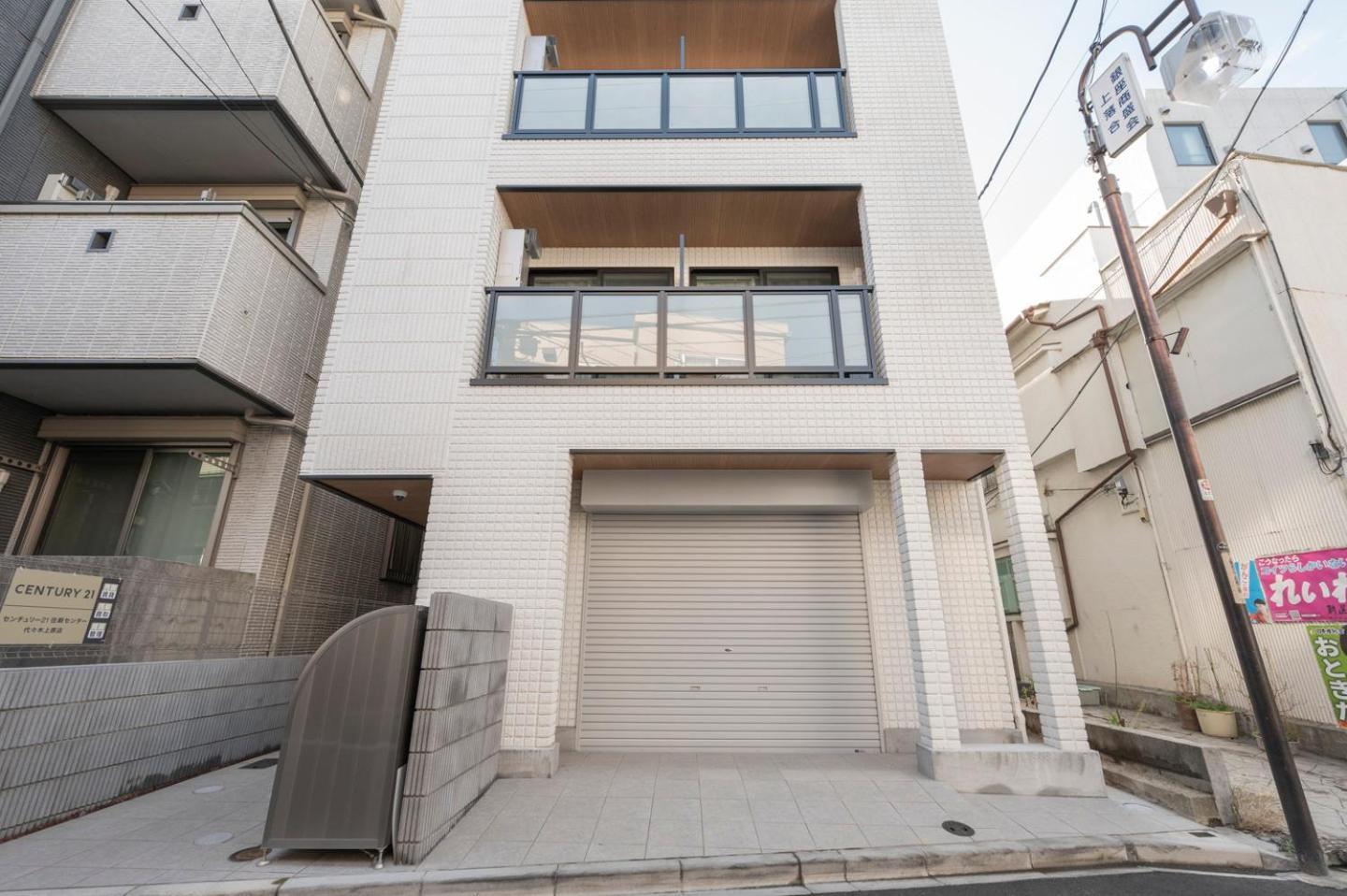 J's Court Ochiai Apartment *