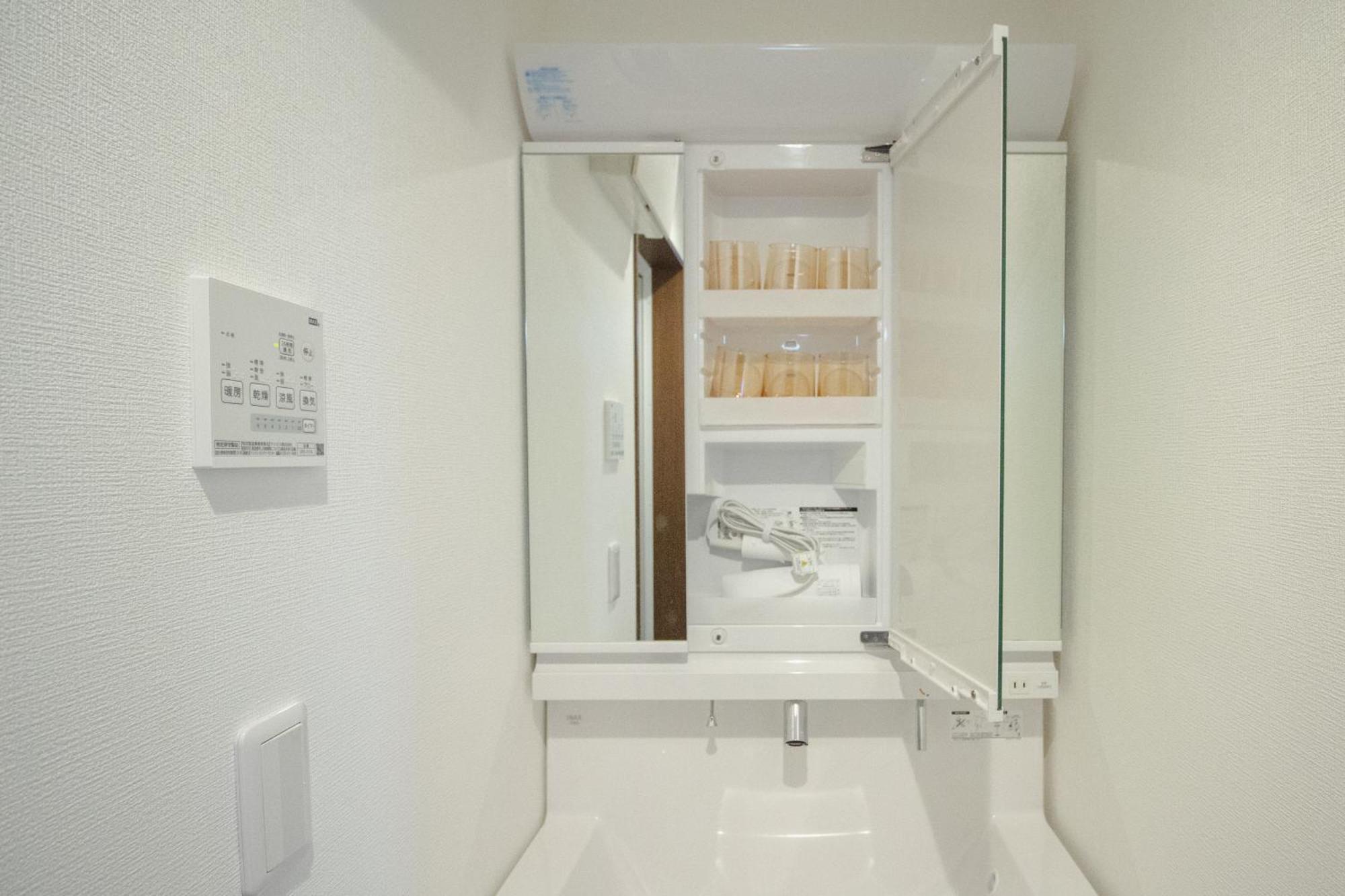 Qiqi House Serenity 新築一軒家宿 Brand New Exclusive 3-story House Near Skytree Asakusa Tokyo