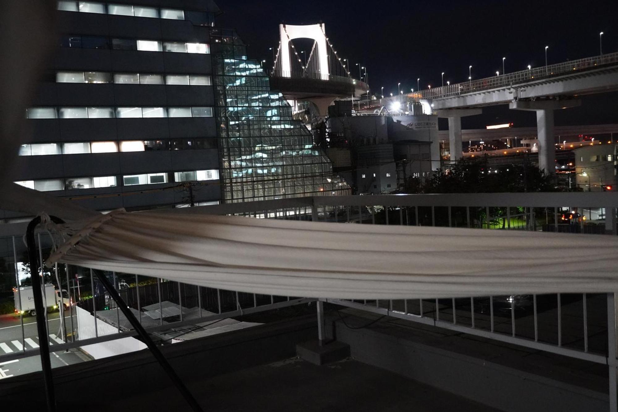 駅から徒歩4分/ビル3階全体/広い部屋/広い屋上/和室/レインボーブリッジ/お台場 Apartment