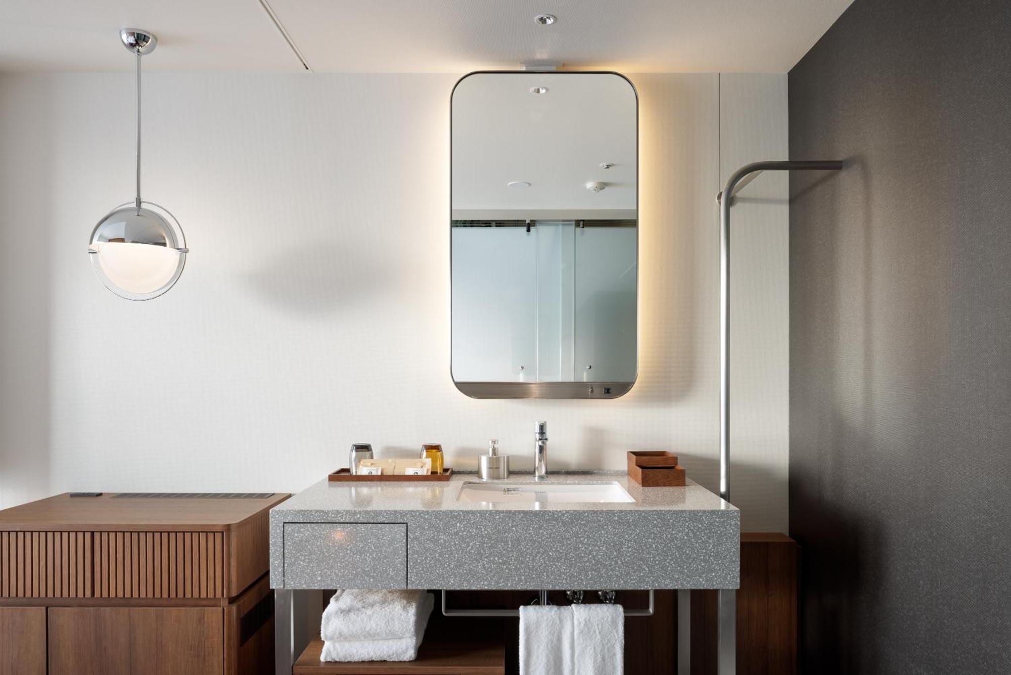 Groove Shinjuku, A Parkroyal 4*