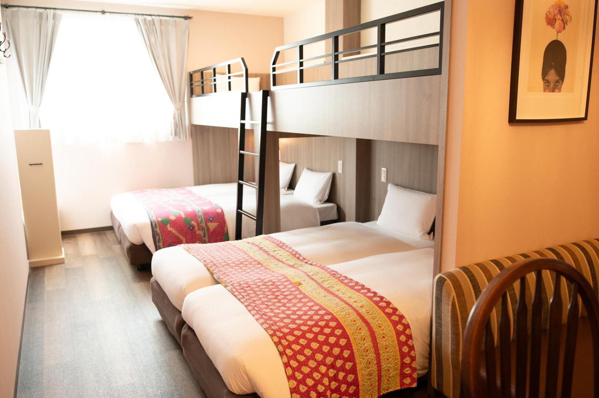 7 & Cafe Hotel 2*
