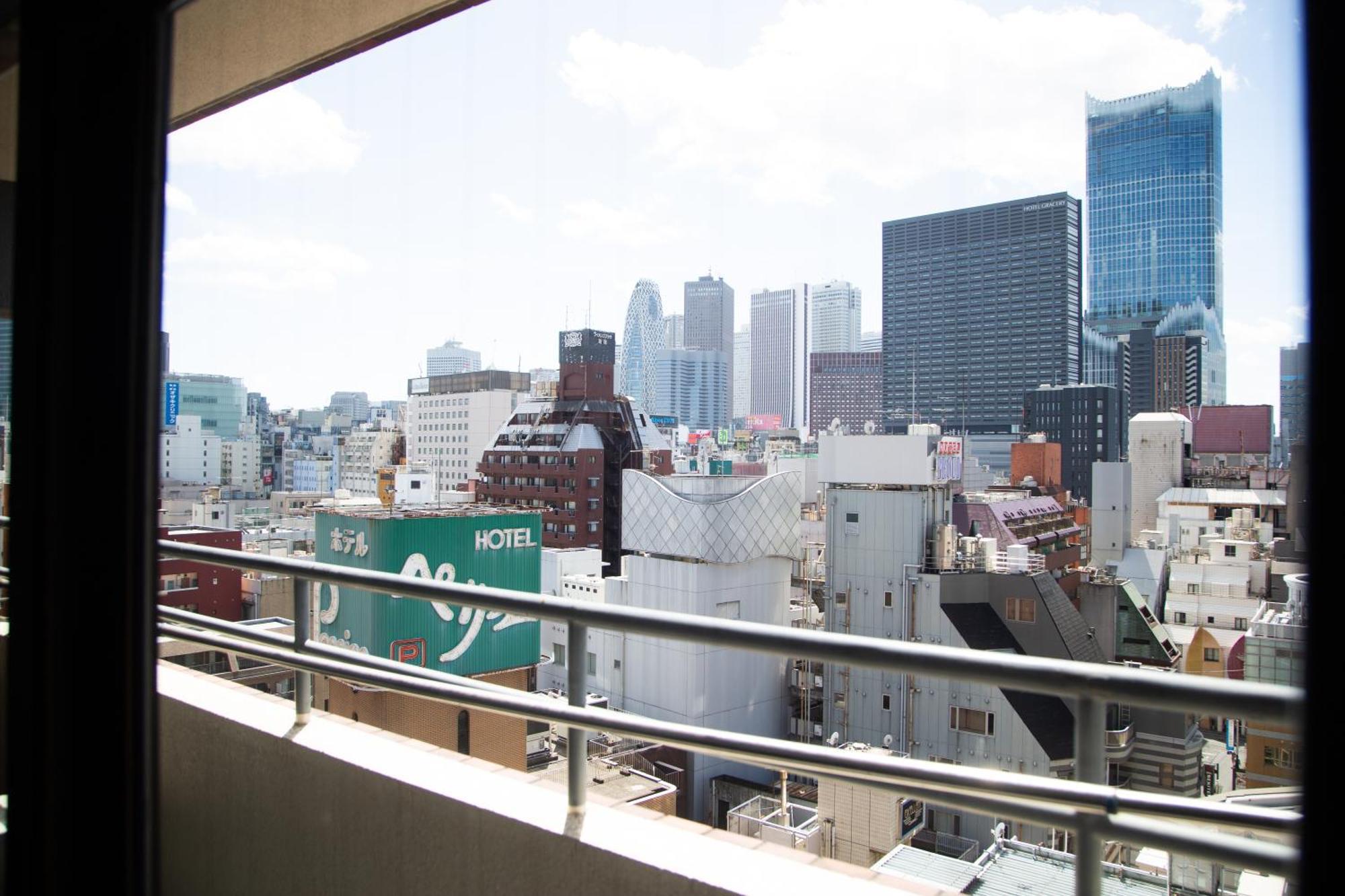 Apartment G112新宿最中心 交通枢纽 超级商圈 两室一厅 新宿三丁目车站4分 2 Shinjuku Center 4 Mins To St Max 7p 直达新宿 涉谷 表参道 池袋 上野 代代木 银座 原宿 Tokyo