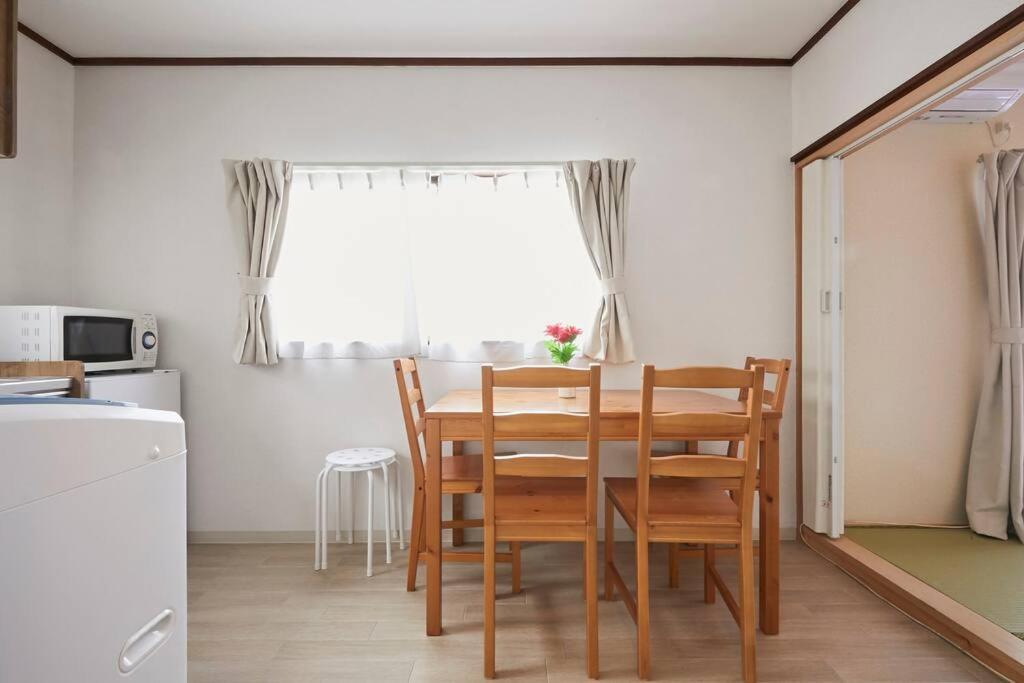 Apartment Urayasu House! For Up To 6 People, 15 Min Bus Ride To Disney! *