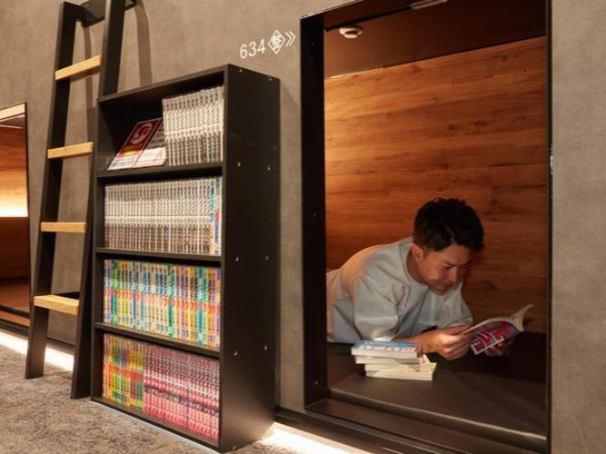Rembrandt & Shimbashi - Caters To Men Capsule hotel 2*