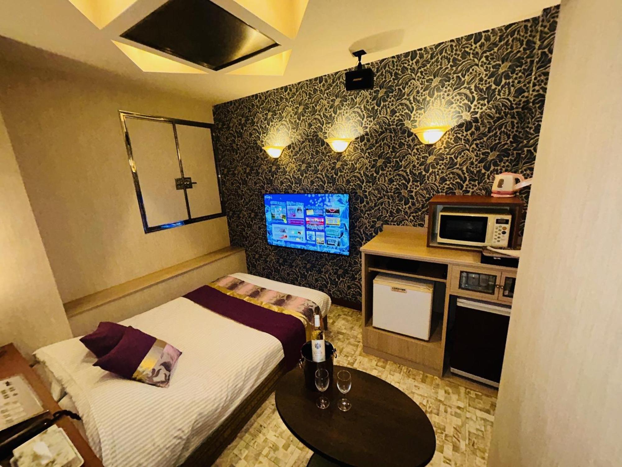 Hotel Crystal 大人専用 3*