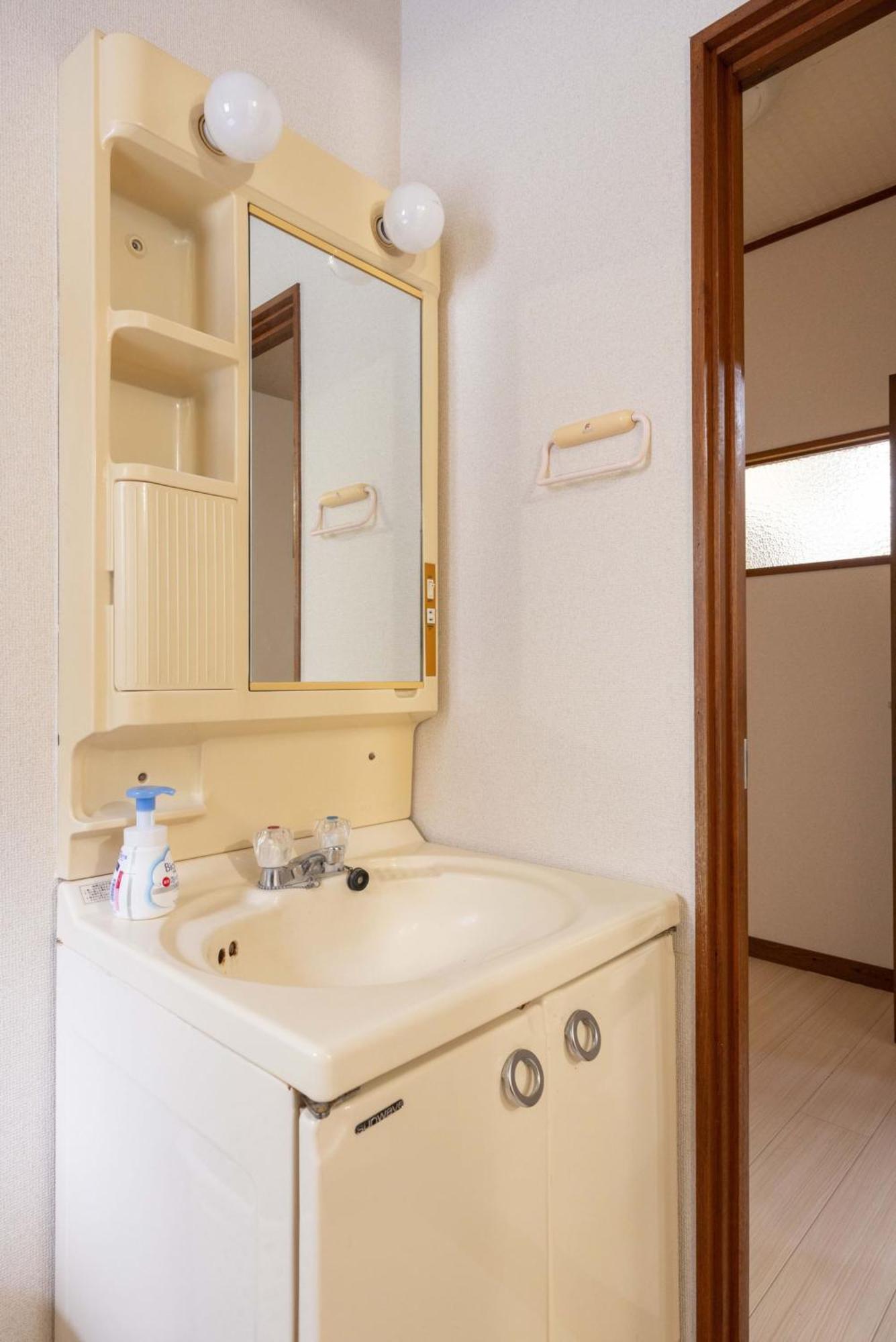 Higashi Komagata Building 2f3f Hk23 Tokyo