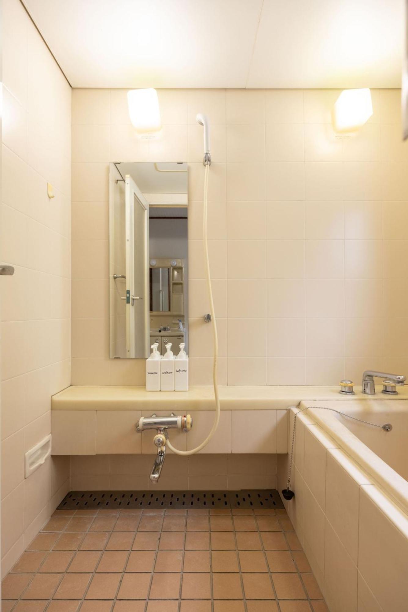 Higashi Komagata Building 2f3f Hk23