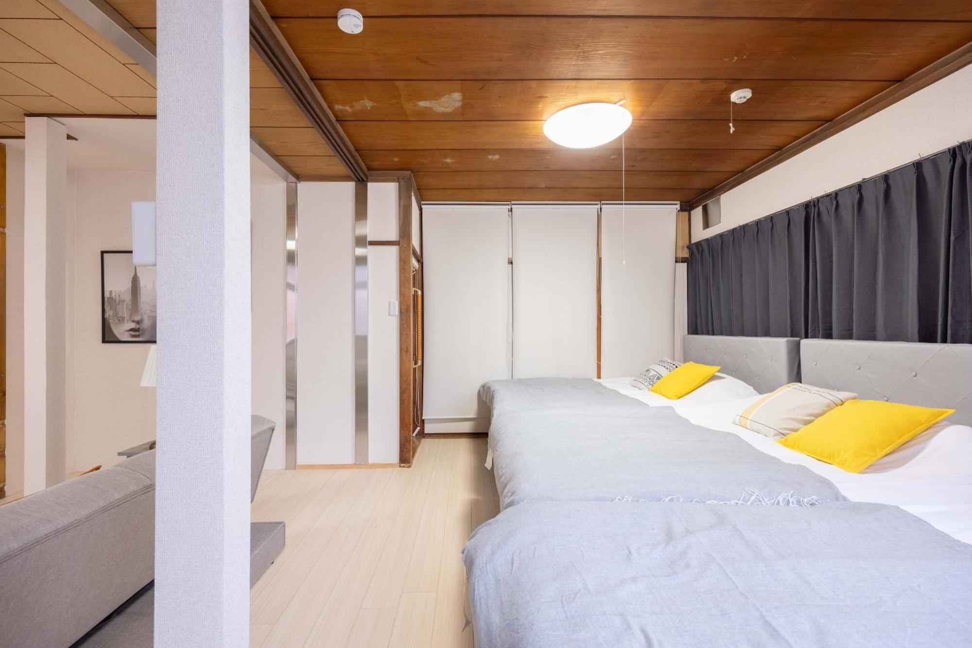 Apartment Higashi Komagata Building 2f3f Hk23 *