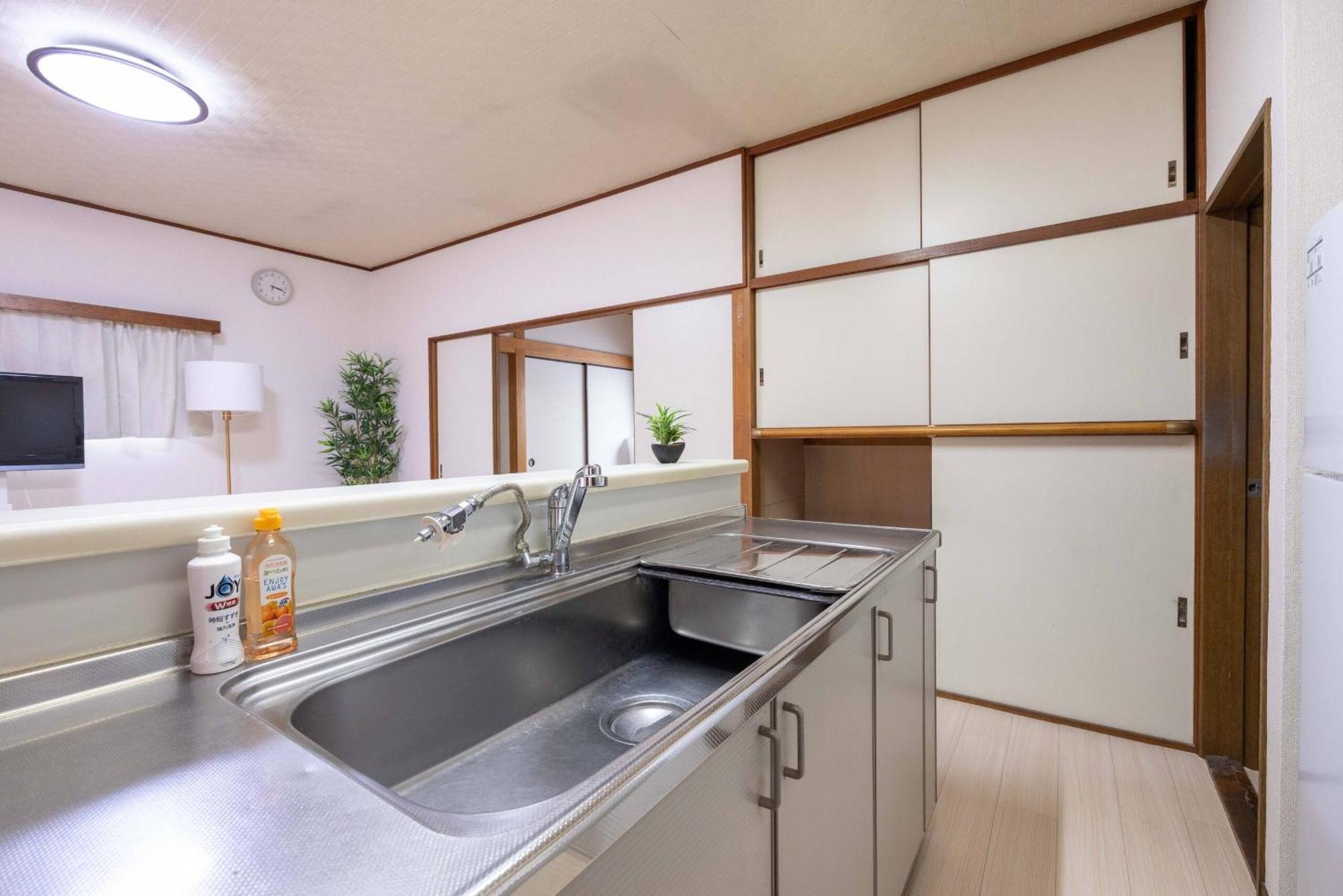 Higashi Komagata Building 2f3f Hk23 *