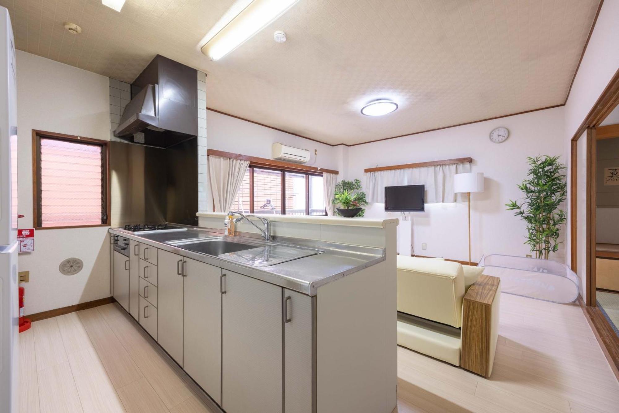 Apartment Higashi Komagata Building 2f3f Hk23 Tokyo