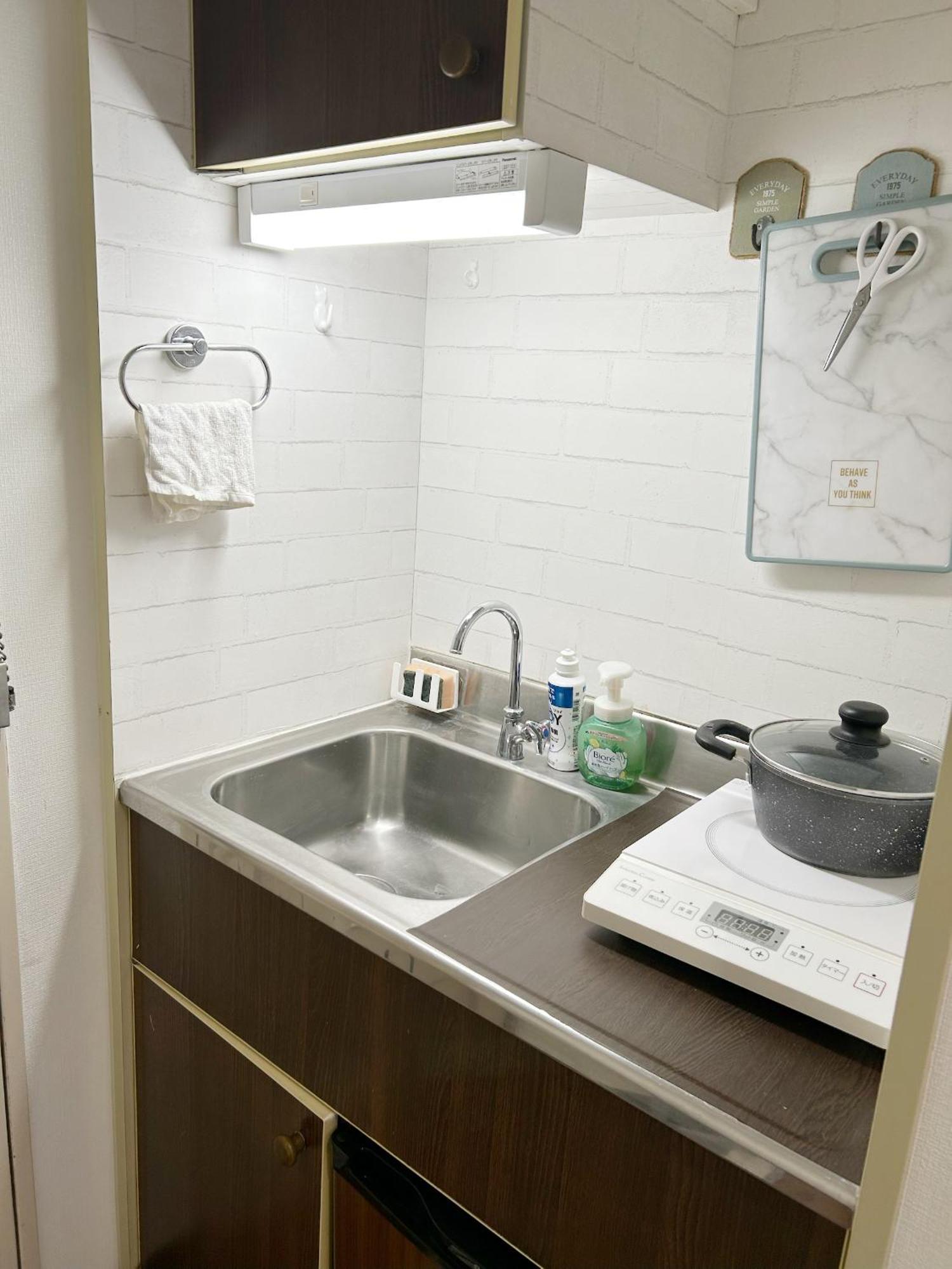 Shinjuku Center: Prime Location Near Kabukicho Apartment *
