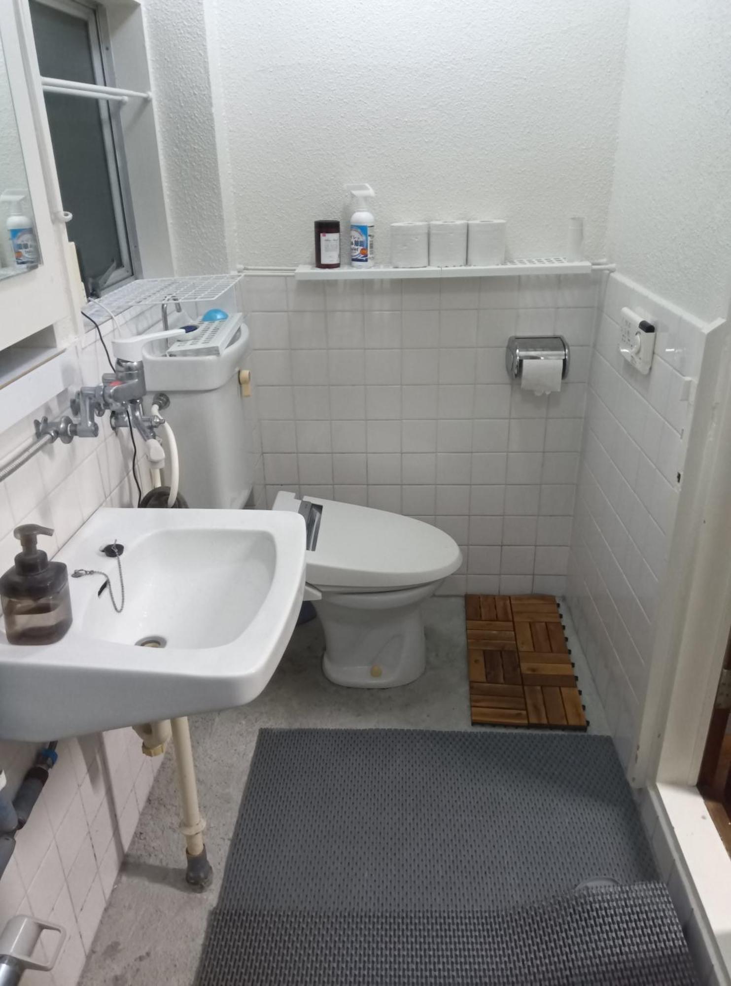 駅から徒歩4分/ビル3階全体/広い部屋/広い屋上/和室/レインボーブリッジ/お台場 Tokyo