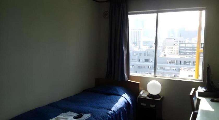 Business Hotel *