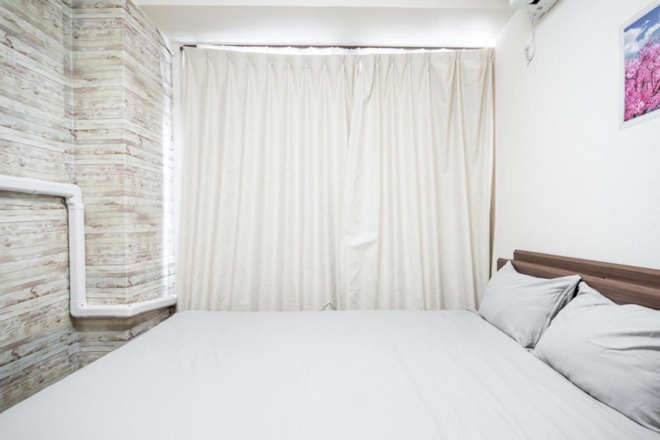 East Shinjuku Triplex: 3-bedroom With Shared Shower Tokyo