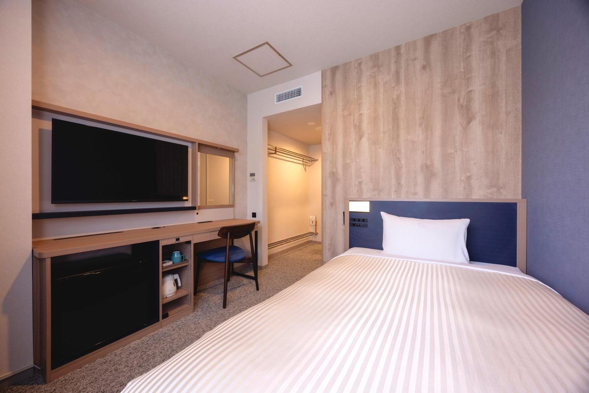 Mariners Court 3*