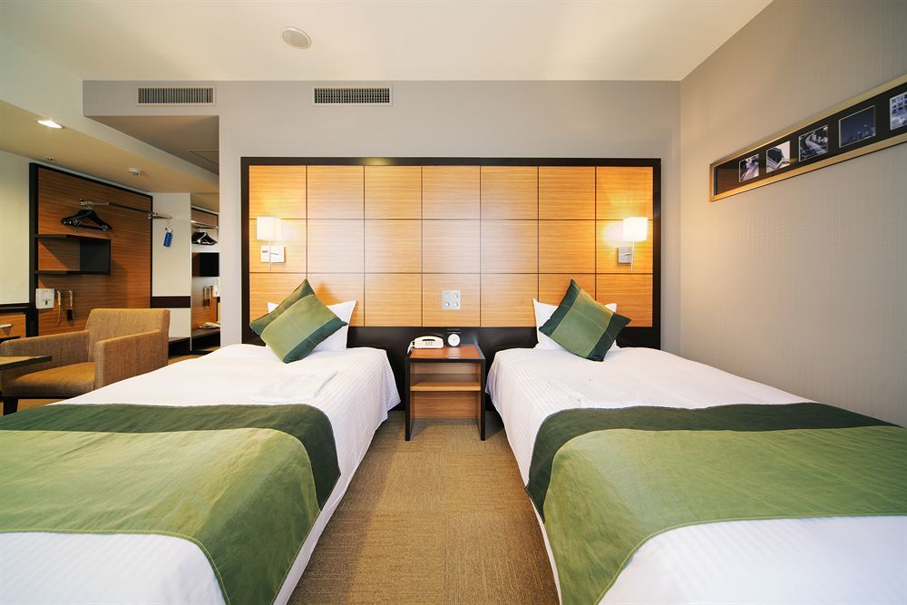 Jal Yotsuya 3*