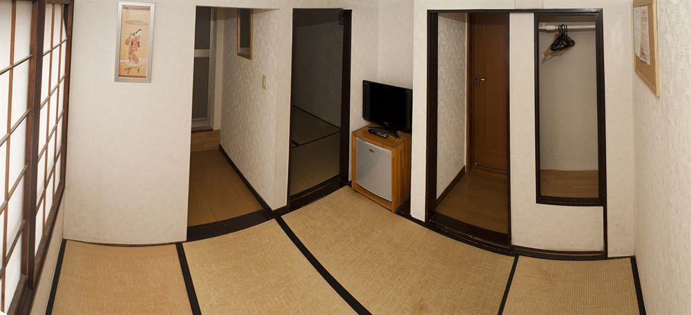 Hotel Haru 2*