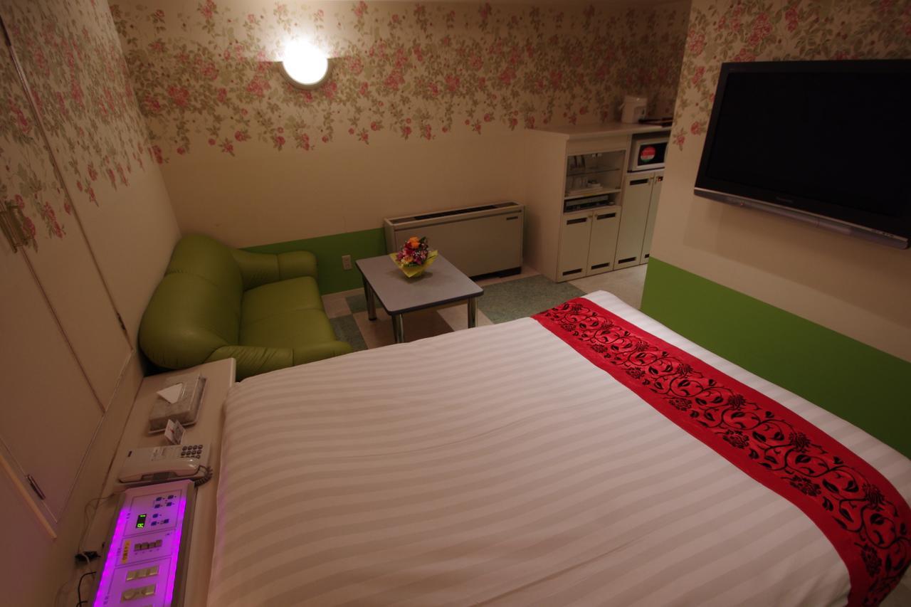 Love hotel Princess Iii (adults Only) *