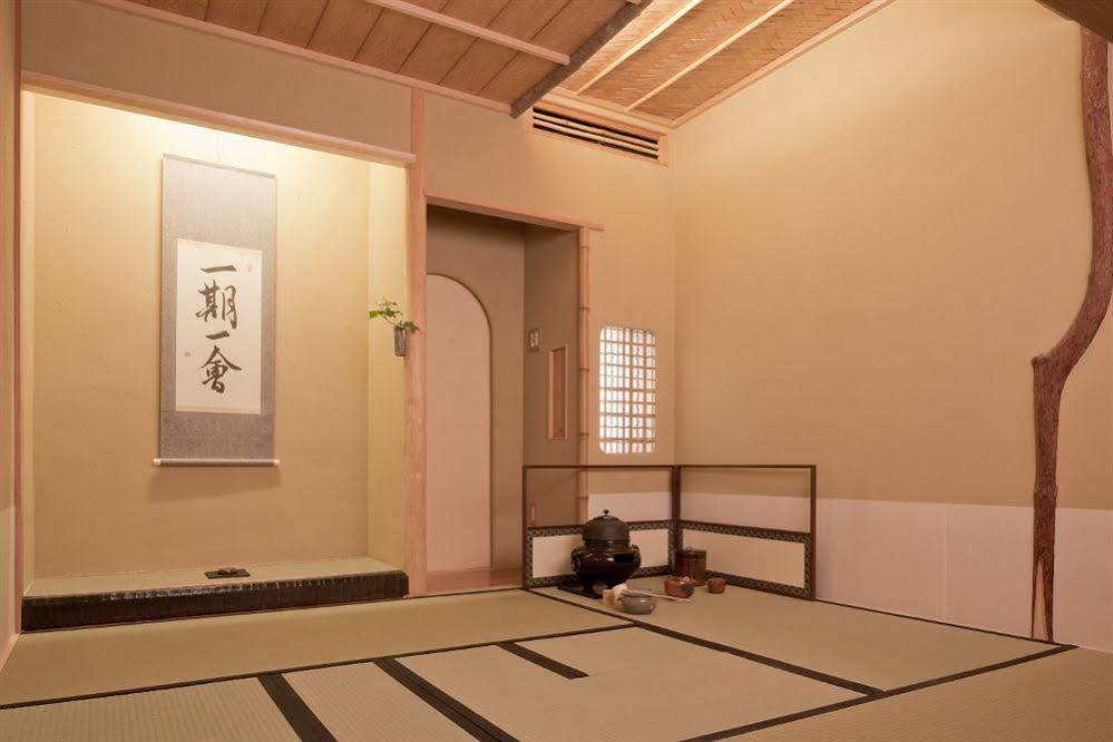 The Edo Sakura 3*