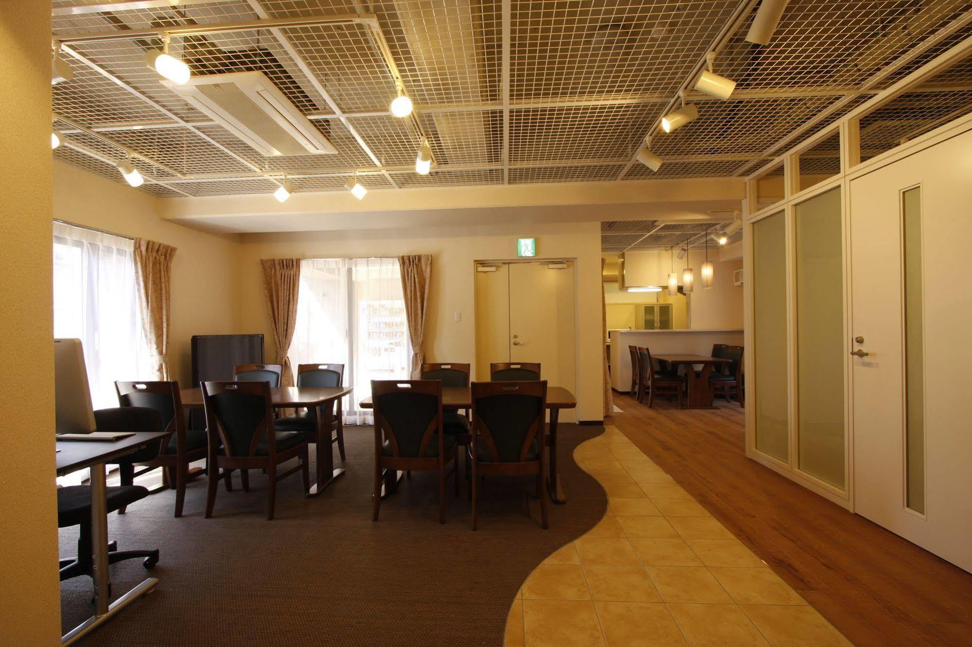 Palace Japan Hostel