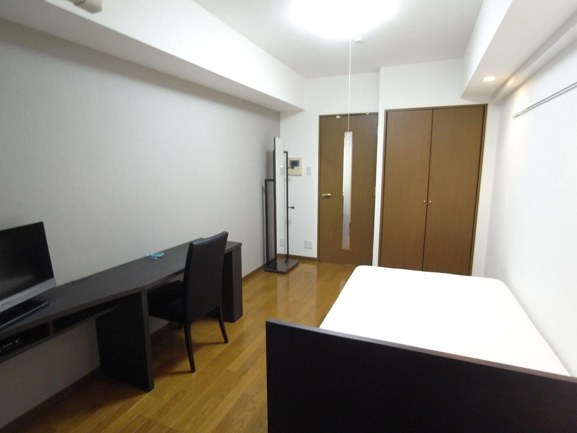 Apartment Palace Shinjuku Parkside *