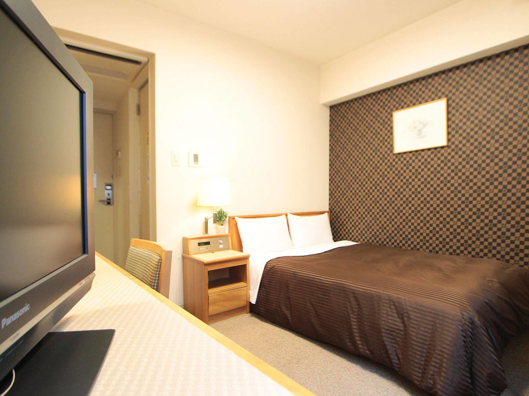 Livemax Budget Shinbashi 2* Tokyo