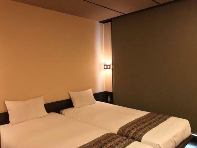 The Edo Sakura 3*