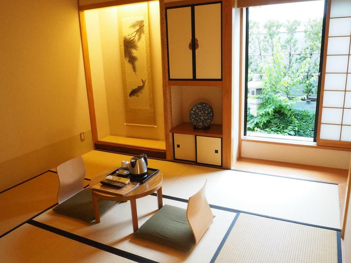 The Edo Sakura 3*