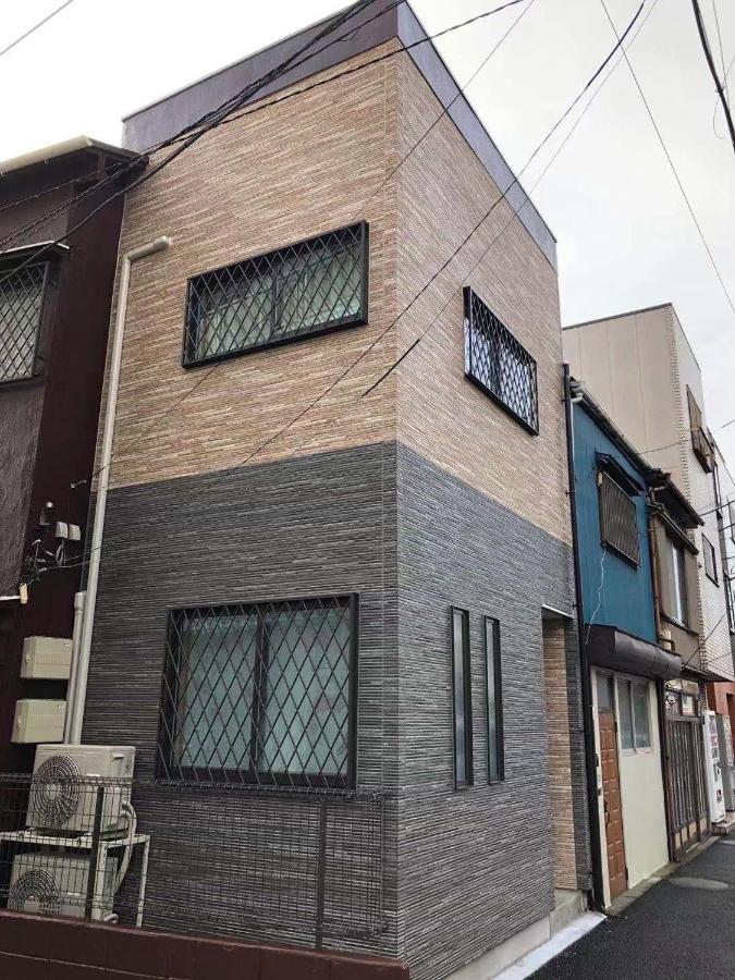 Re 1 Apartment